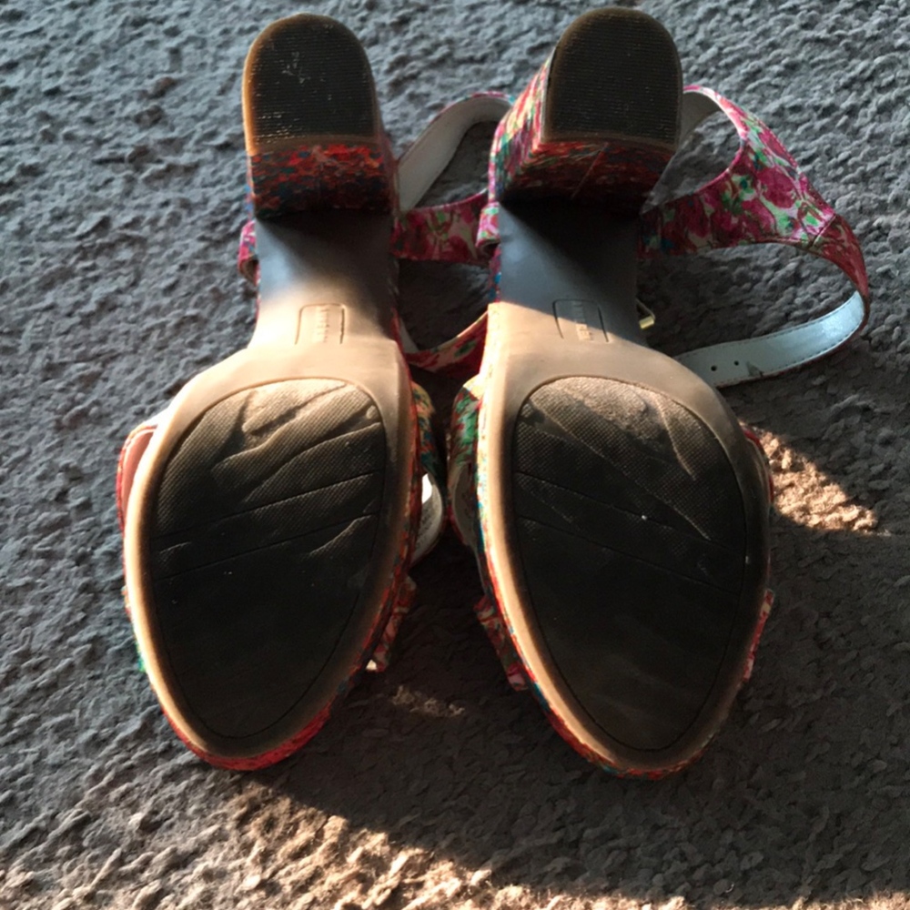 Platform Shoes - Picture 3 of 3